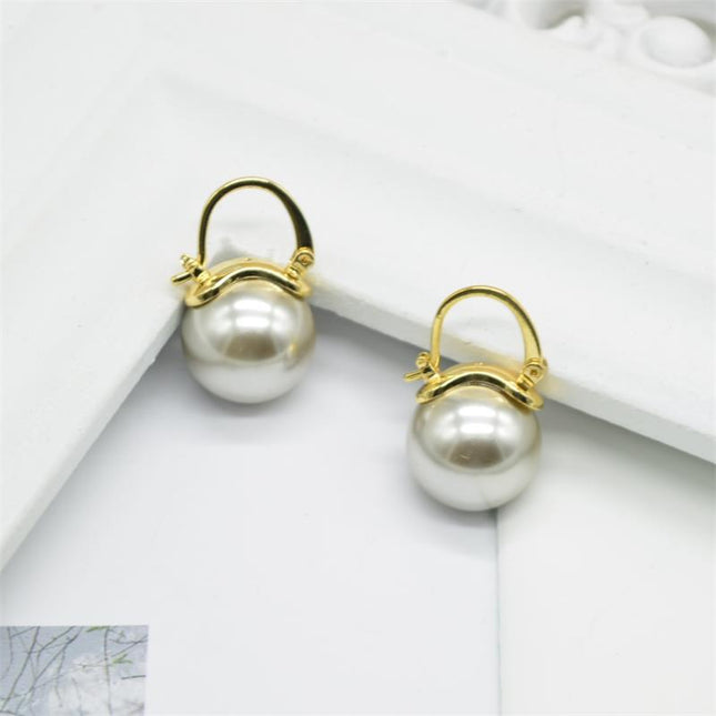 Qingdao Wholesale European and American Fashion Sense Earrings French Baroque Earrings Women Internet Celebrity Elegant Big Pearl Earrings presale