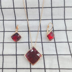 Champagne Gold: Red Crystal