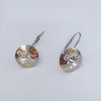 Platinum: silver gray crystal