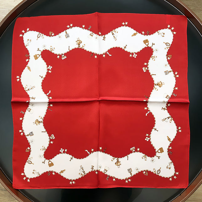 The new Korean version of INS53cm new silk satin chain ornaments ladies imitation silk small square scarf scarf scarf scarf wholesale