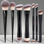 Black / 7 Makeup Brushes