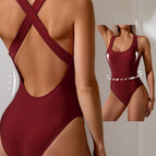 Dark red / M
