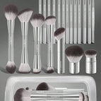 Silver / 21 Pieces (20 Makeup Brushes + 1 Storage Bag)