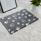 60*40cm / Gray big dog paw with blanket