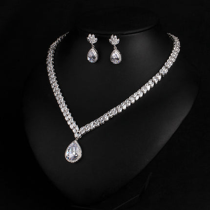 European and American dinner style necklace all copper clip zircon necklace earrings suit super flash can not drop drill