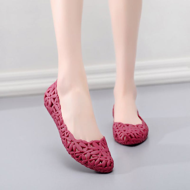 2025 Summer Hollow Pointed Jelly Shoes Floral Breathable Shallow Flat Sandals Beach Shoes Bird's Nest Clogs for Women