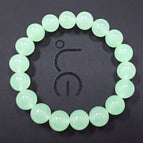 S372 light green chalcedony 10mm