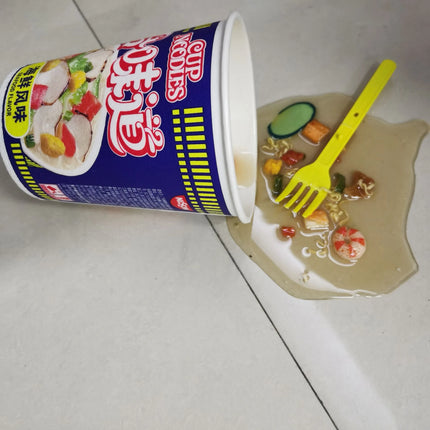 2019 Funny Creative Horror Plastic Prank Toys Evil Spoofed Joke Handmade Overturned Cup Gadgets Phone Bracket Stand Toy Gift