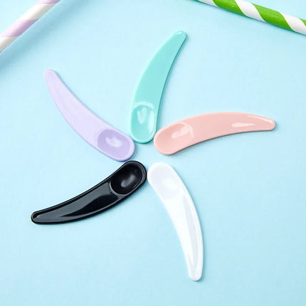 1000pcs/lot Mini Cosmetic Spatula Disposable Curved Scoop Makeup Mask Cream Spoon Eye Cream Stick Make Up Face Beauty Tool Kits
