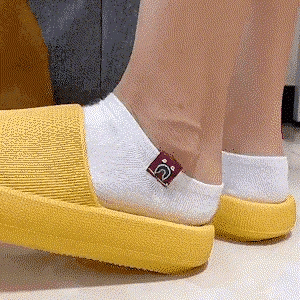 Women Thick Platform Cloud Slippers Indoor Home Eva Soft Sole Pillow Slides Sandals Woman 2025 Summer Non Slip Beach Flip Flops