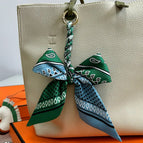 Dot Cashew-light blue Green