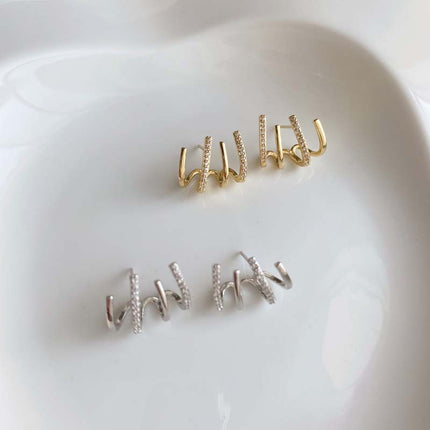 European and American fashion retro zircon four-claw earrings high-grade temperament simple zircon female silver pin earrings flash earrings