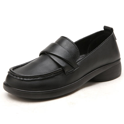 Mom's Shoes for Spring and Autumn, Comfortable and Non-Tiring, with Non-Slip Soft Soles for Middle-Aged and Elderly Women, 2026 New Model, Flat Leather Shoes for Middle-Aged Women