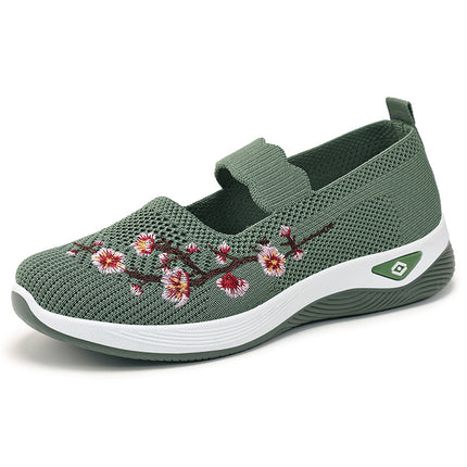 Old Beijing Style Women's Shoes, New Versatile Shallow Mouth Soft Sole Comfortable Slip-On Casual Embroidered Mother Shoes for Women