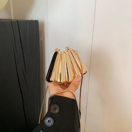 Super Mini Personalized Alloy Shell Small Box Women's Bag 2025 New Chain Shoulder Lipstick Accessory Bag Earphone Bag