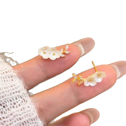 Gentle and Sweet New Chinese Style Plum Blossom Branch and Leaf Earrings, Light Luxury Niche Design, High-End Elegant and Versatile Earrings