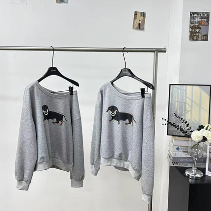 Yuxiao Xiaoyun's Same Style American Retro Pearl Dachshund Dog Slanted Shoulder Loose Casual Round Neck Printed Sweatshirt for Women