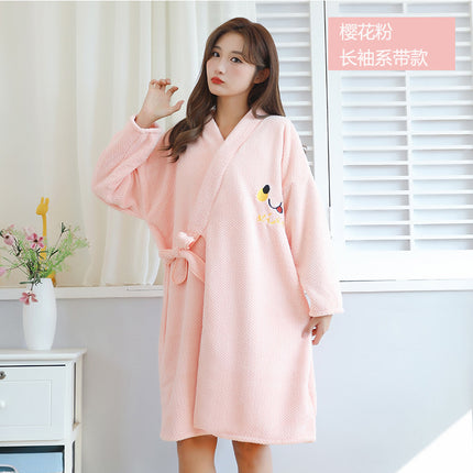 Women's bath towel can be worn and wrapped soft absorbent thick long sleeve lace-up bathrobe beauty salon home wear internet celebrity bathrobe