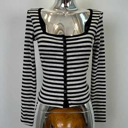 New Products from Dongdaemun, South Korea. Oh, How I Love It! It Really Shows Off Your Figure and Exposes Collarbones. Striped, Slim-Fitting, Comfortable Long-Sleeve Cardigan