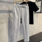 Light gray straight / M