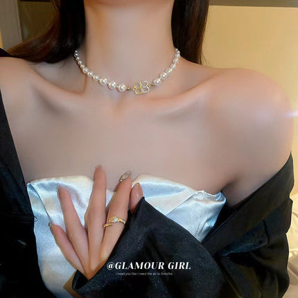 New Style Light Luxury Bow Pearl Necklace High-end Niche Design Collarbone Chain Simple All-match Alloy Necklace