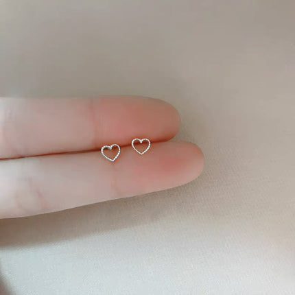 2025 New Style Earrings with a Unique Design, High-End Feel, Versatile for Everyday Wear, Fashionable Earrings Wholesale, Ear Studs for Women, Ear Cartilage Studs