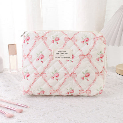 New Cotton Large Capacity Cosmetic Bag Women's Niche Portable Wash Storage Bag Cross-border Small Floral Cute Quilted Bag