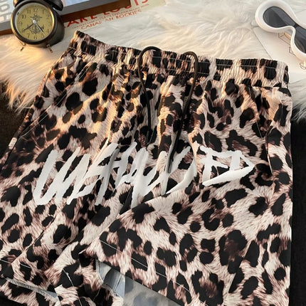 Summer Leopard Print No-Iron Ice Silk Beach Shorts for Boys, Trendy Brand, Handsome and Youthful, Loose and Versatile Shorts