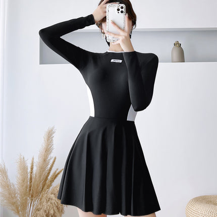 2024 New Sporty Swimsuit Sexy Slim-fit Belly-covered Backless Long-sleeved Conservative Black and White Color-block Swimsuit for Women