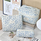 Blue flower on white background / Small [pencil case]