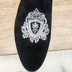 The upper can be customized with embroidered pattern or logo / 40