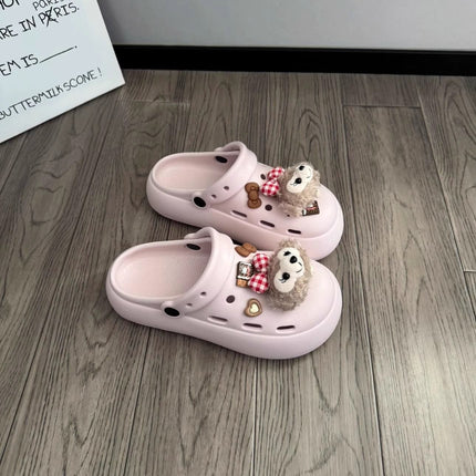 2026 Spring and Summer New Style Women's Clogs with Soft Soles, Comfortable for Outdoor Wear, Closed-Toe Slippers, Non-Slip Beach Sandals