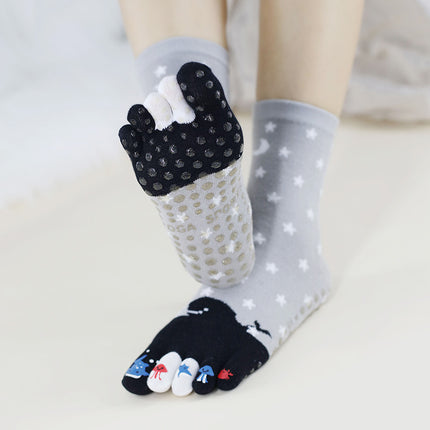 2025 new yoga socks non-slip professional women's five-finger socks pilates socks indoor sports fitness toe socks