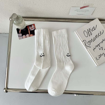 Women's Mid-Calf Smiley Face Socks for Autumn and Winter, Sweat-Absorbent and Breathable Long Tube Slouch Socks, White Combed Cotton Seamless Socks