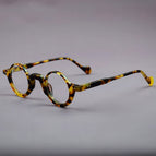 Tortoiseshell color