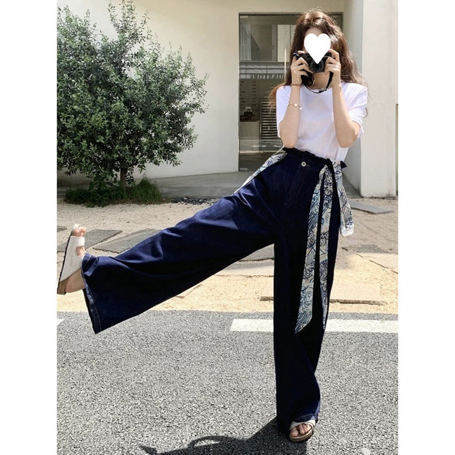 Cool and Stylish T-Shirt and Floral Denim Overalls Set for Women, Summer Outfit, Elegant and Classy Two-Piece Set with a High-End Feel