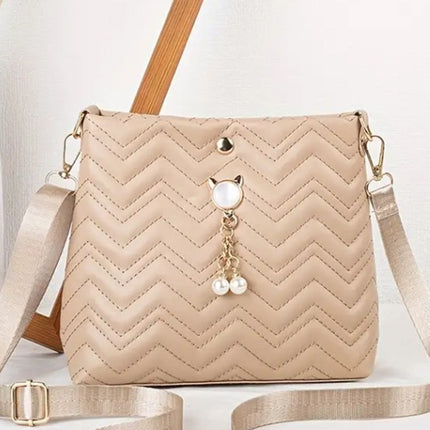 Korean Style Fashion Wavy Striped Quilted Cat Pearl Pendant Decoration Simple Women's Crossbody Bag Wholesale Bag