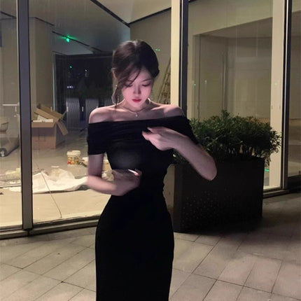 High-Cold Royal Sister Wear Black One-Line Collar Dress for Women with Summer Elegant, Slimming Look and Hip-Hugging Long Skirt