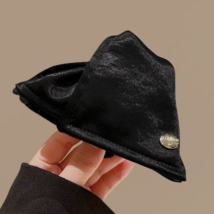 New College Style Triangle Clip with Contrasting Polka Dots and High-End Shark Clip for Hairpin Head Accessories on the Back of the Head