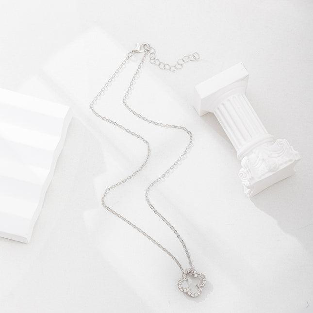 Four-Leaf Clover Necklace Wholesale New Cross-Border Alloy Jewelry Niche High-End Diamond Necklace Pendant Women's Clavicle Chain