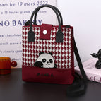 [light luxury and simple] squinting smiling panda angora red (black portable)112102