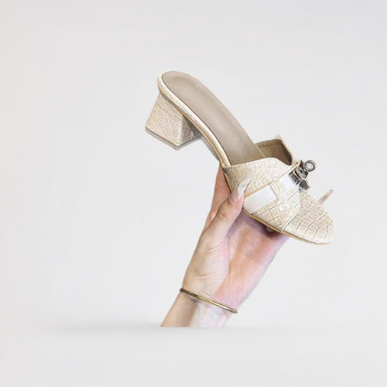 In-Stock Sheepskin Buckle Crocodile-Pattern Commuting High-Heeled Sandals for Women, Chunky Heel, Soft Sole, Light Luxury Style