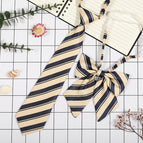 Bright yellow and blue stripes (tie collar flower)