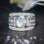 Silver women's round white zirconium ring / No. 7