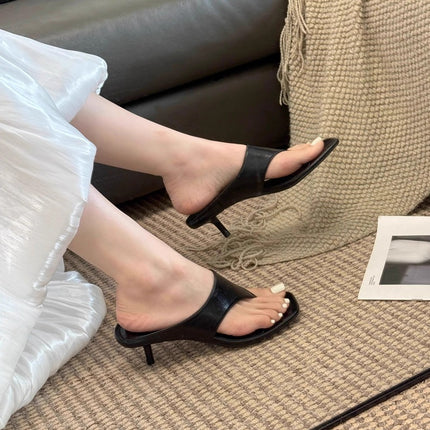 Korean Style Simple Flip-Flops for Women, Fashionable and Versatile, with Thin Heels, Medium Heels, Square Toe, High Heels, and Toe-Clamping Sandals for Women