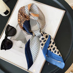 Blue edge white leopard print / 70*70