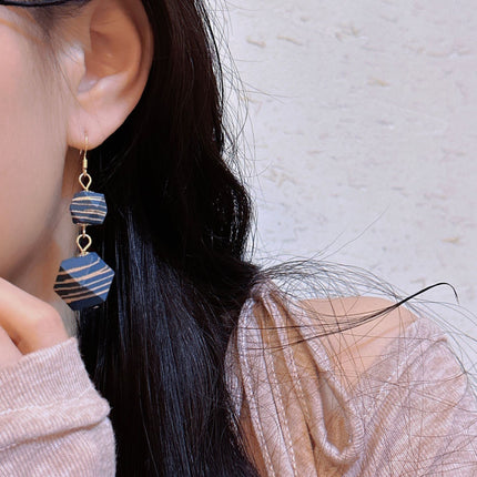 Internet celebrity style retro wooden big eardrops 2023 new trendy personalized fashion mosquito coil ear clip