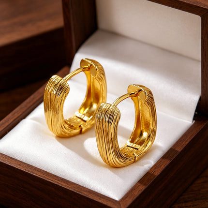European and American Niche Earrings Design Light Luxury High-End Earrings for Women Summer Simple and Versatile Copper Gold-Plated Earrings Wholesale