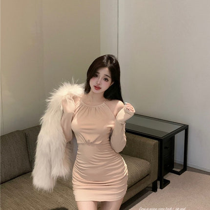 Halter Off-the-shoulder dress women's spring 2024 new pure hot girl sexy figure beautiful sheath short skirt