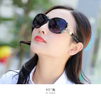 Black Frame Gradual Gray